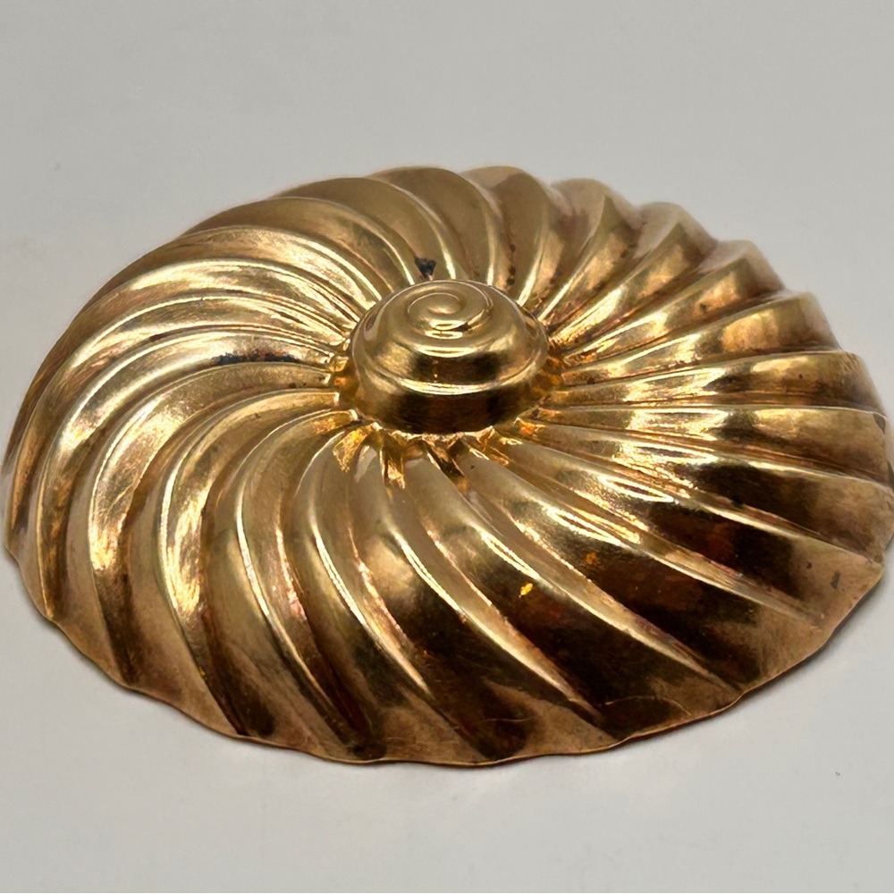 Vintage Gold Shell Scarf Clip 2"